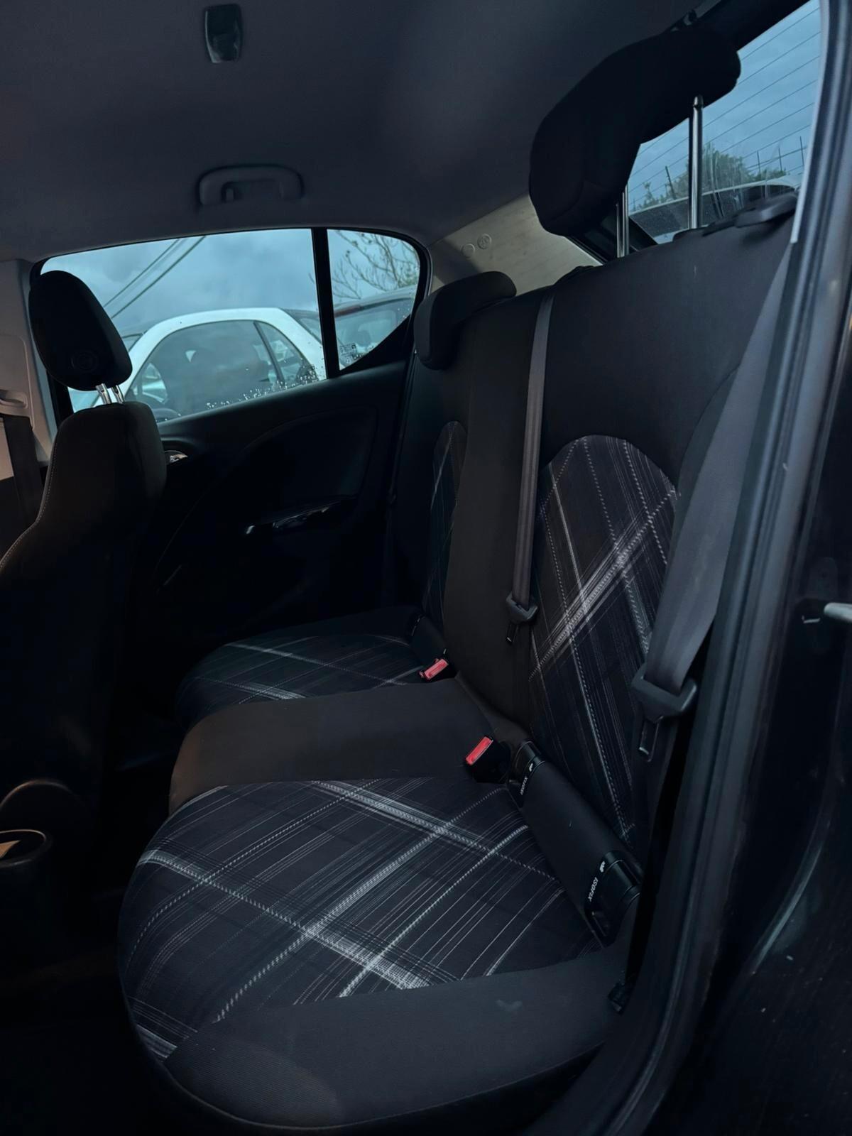 Opel Corsa 1.2 5 porte b-Color