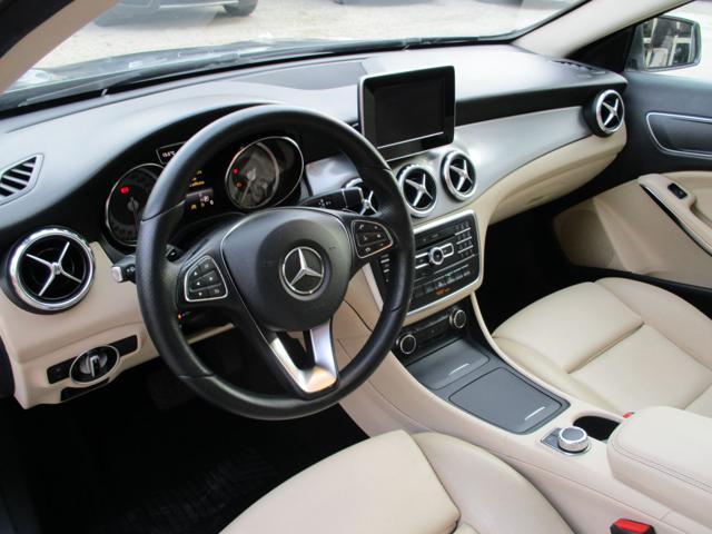 MERCEDES-BENZ GLA 200 d Automatic Sport