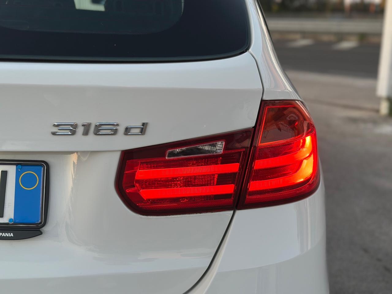 Bmw Serie 316d Touring Modern 2.0 116CV DA VETRINA