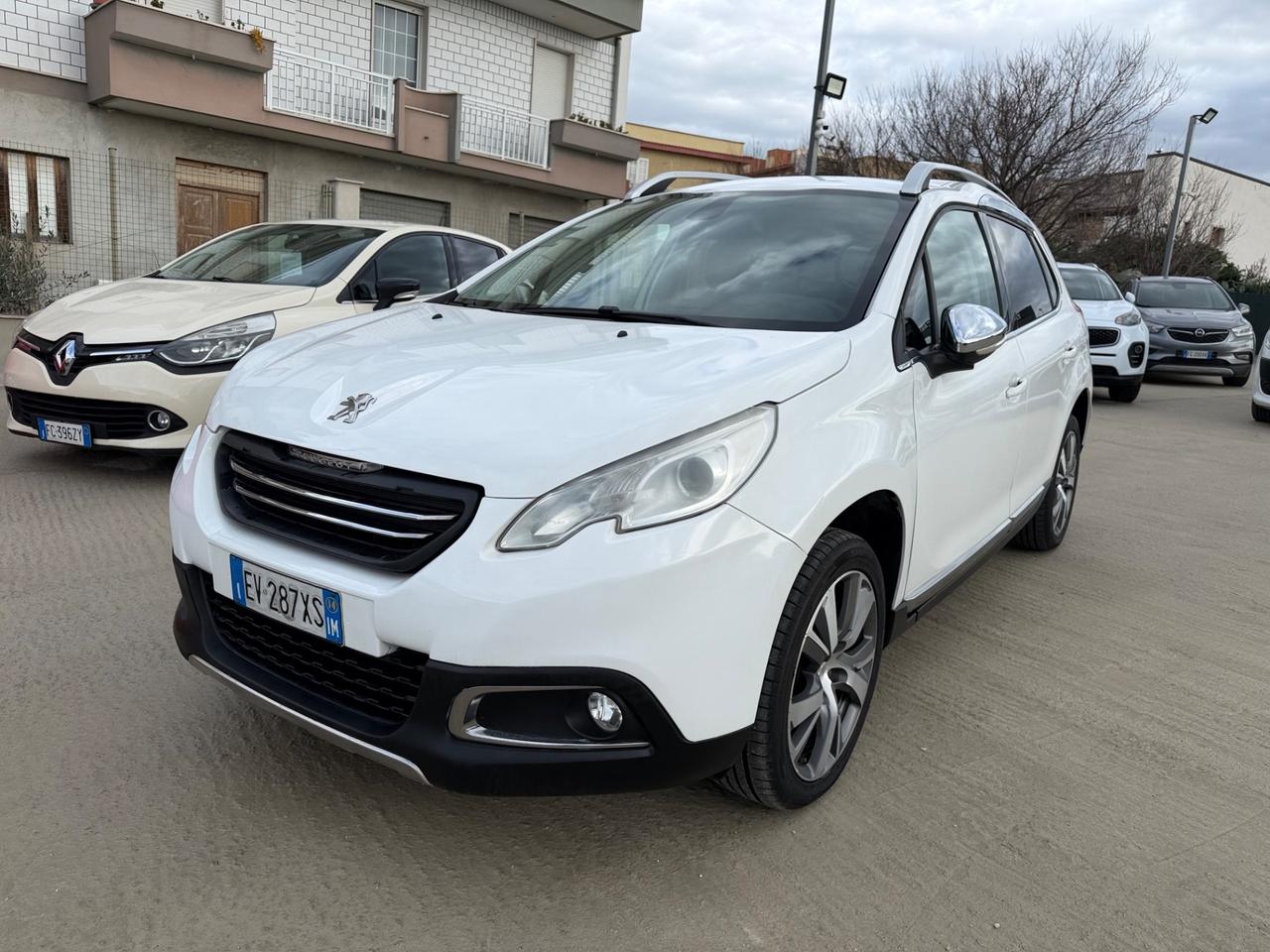 Peugeot 2008 1.6 e-HDi 115 CV Stop&Start Féline