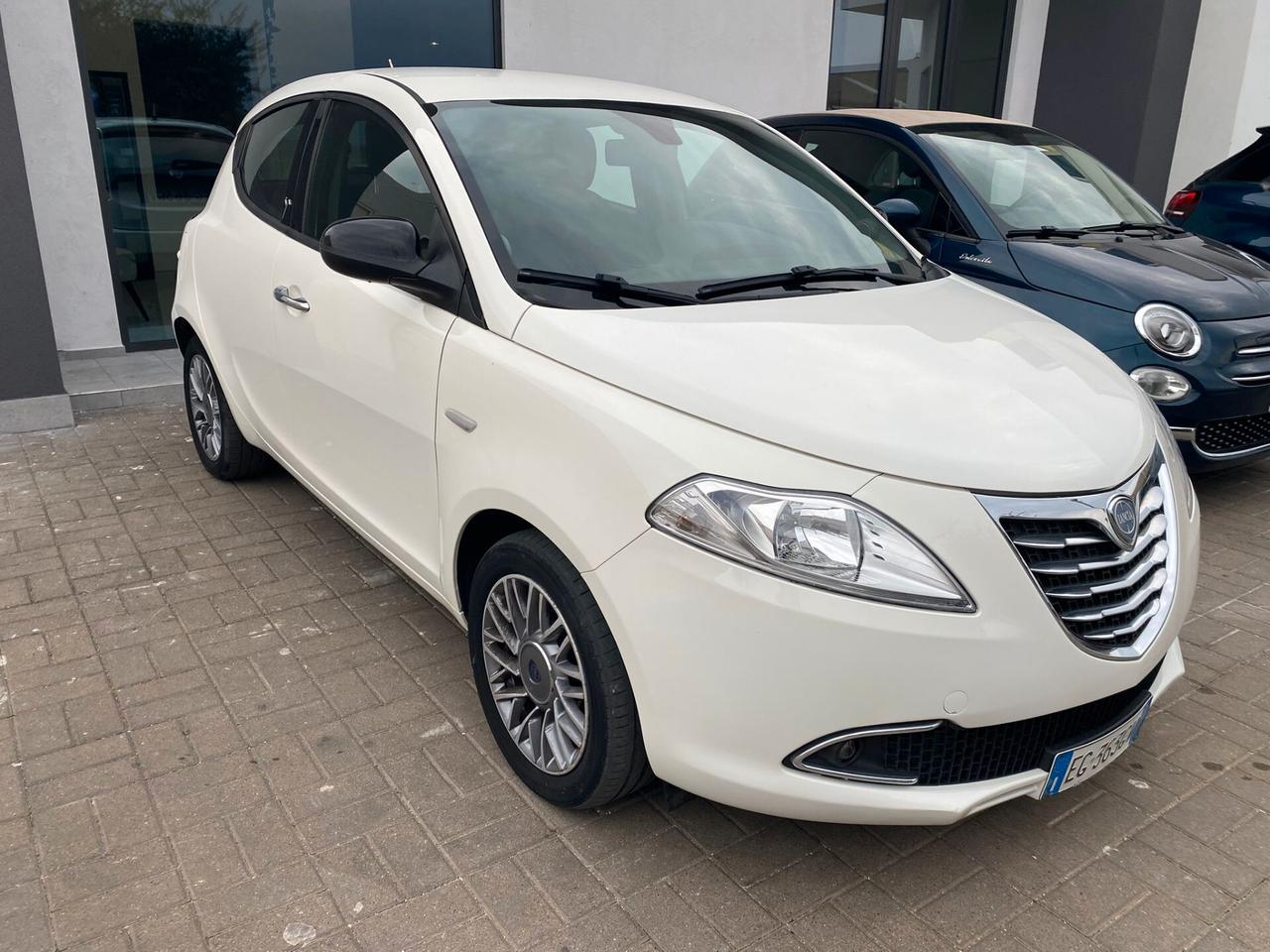Lancia Ypsilon 1.2 69 CV 5 porte S&S Gold