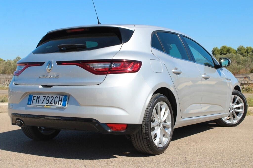 RENAULT MEGANE berlina 1.5 dCi *Luci Ambiente