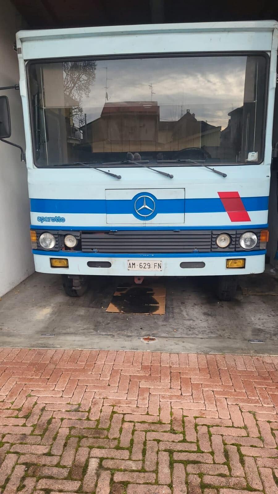 Mercedes Benz