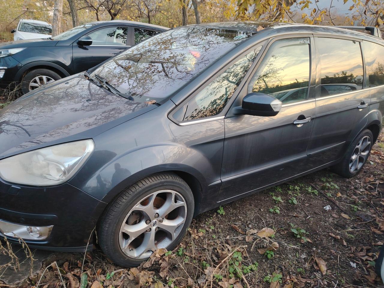 Ford Galaxy 2.0 TDCi 140 CV Ghia DPF
