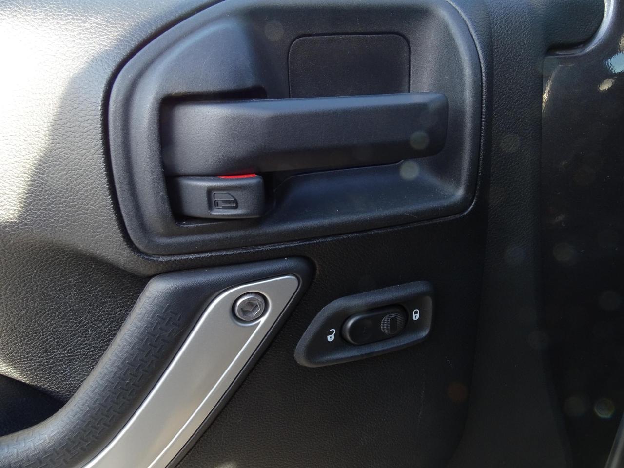 Jeep Wrangler 2.8 CRD DPF Sahara 4x4 automatic