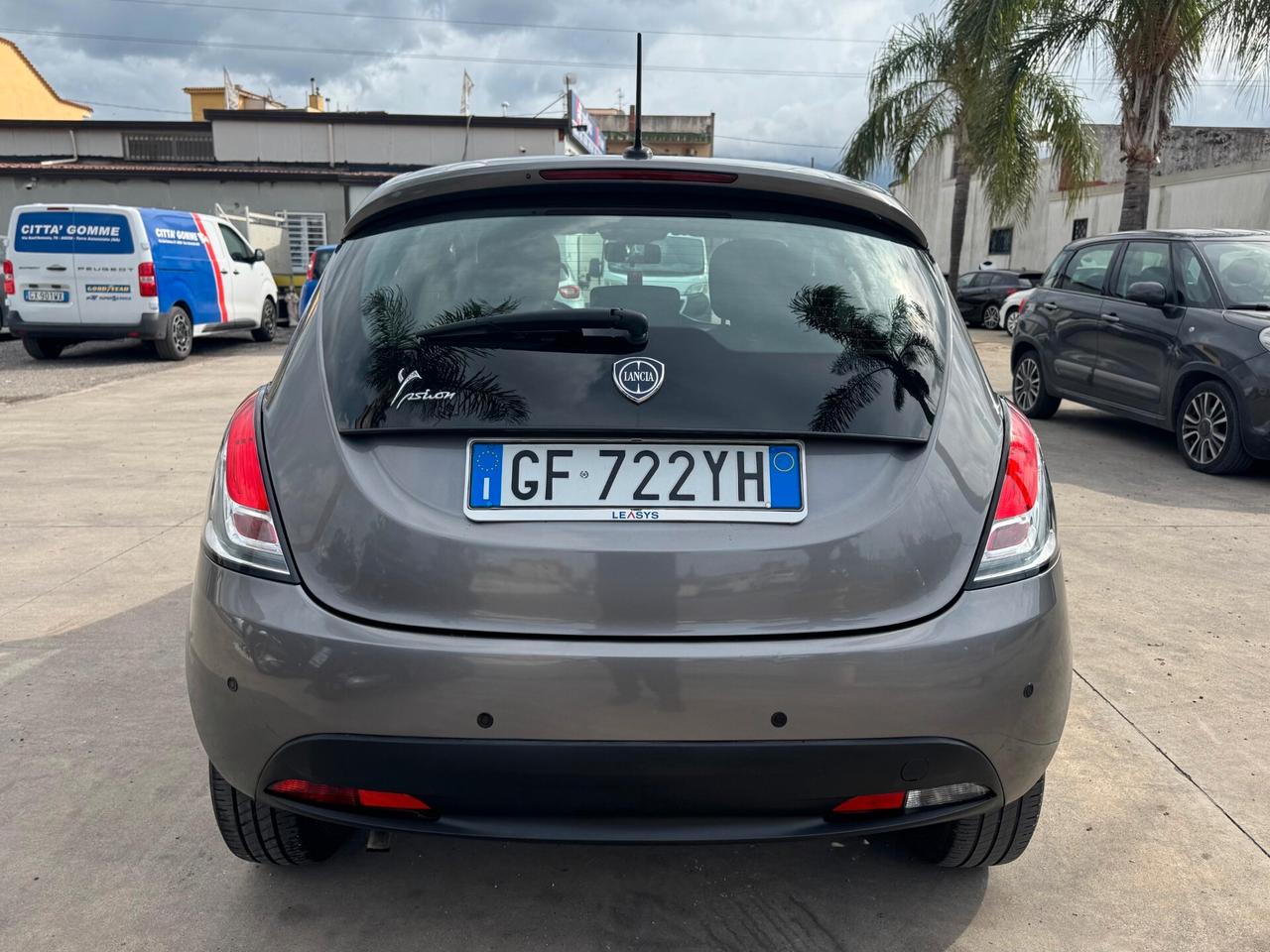 Lancia Y Gold 1.0 FireFly 70cv S&S Hybrid 2021