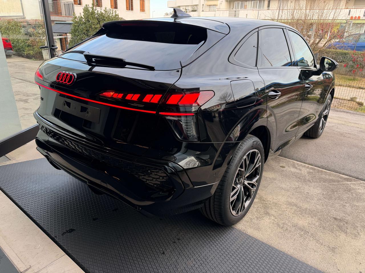 Audi Q3 Q3 Sportback 2.0 tdi S line 150cv *Iva esclusa*