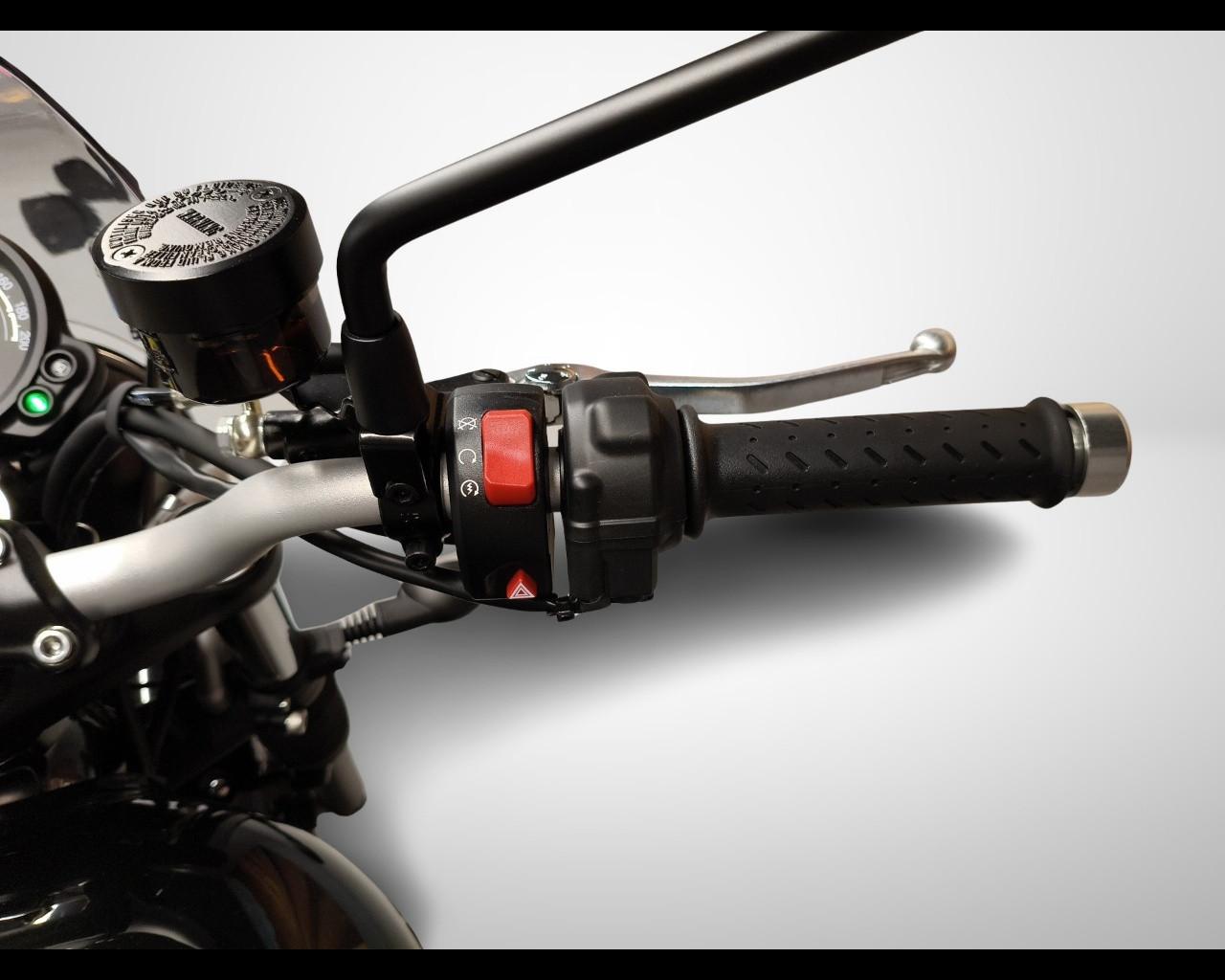 TRIUMPH Scrambler 900 - Stealth Edition