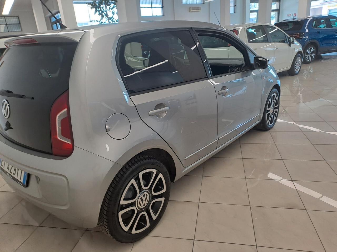 Volkswagen up! 1.0 75 CV 5p. high