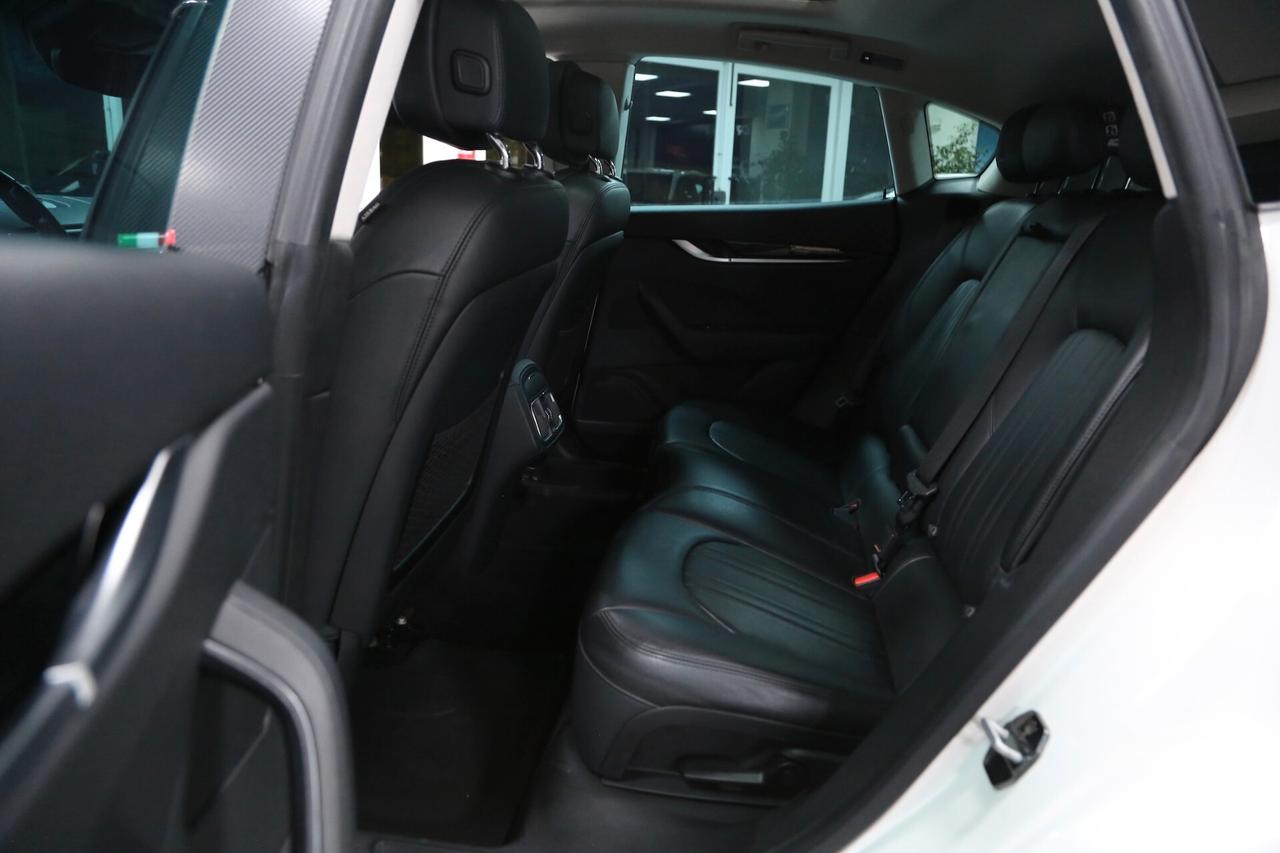 Maserati Levante V6 Diesel 250 cv AWD auto