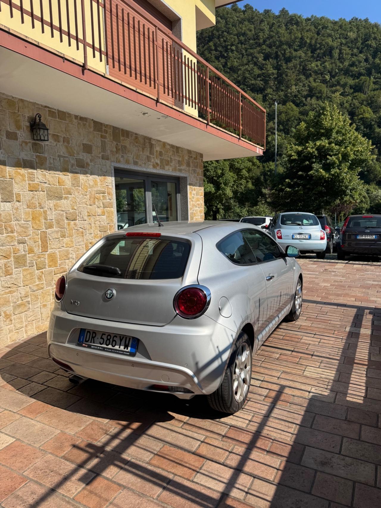 Alfa Romeo MiTo 1.6 JTDm 16V Distinctive Sport Pack
