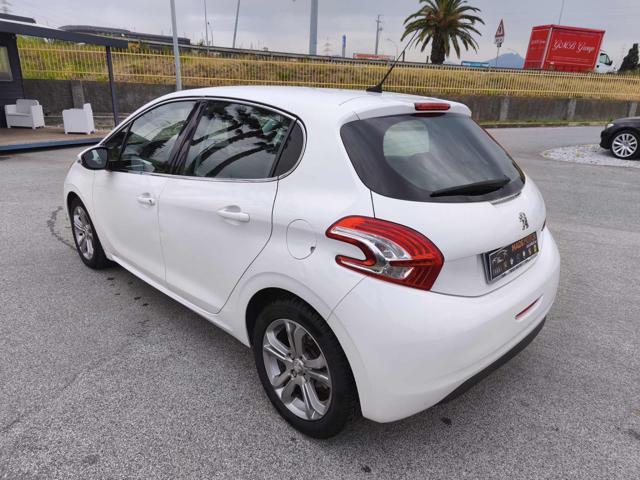 PEUGEOT 208 1° serie 1.6 e-HDi 92 CV Stop&Start 5 porte Allure