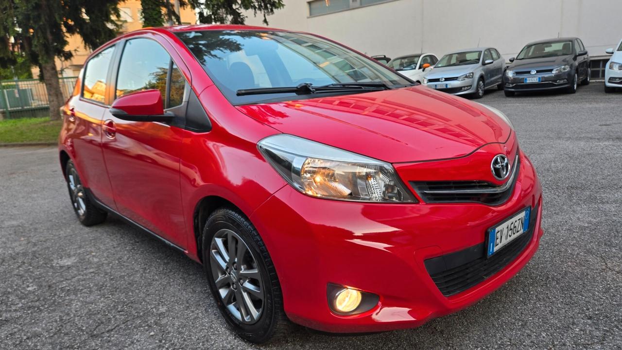 Toyota Yaris 1.0 5 porte Lounge