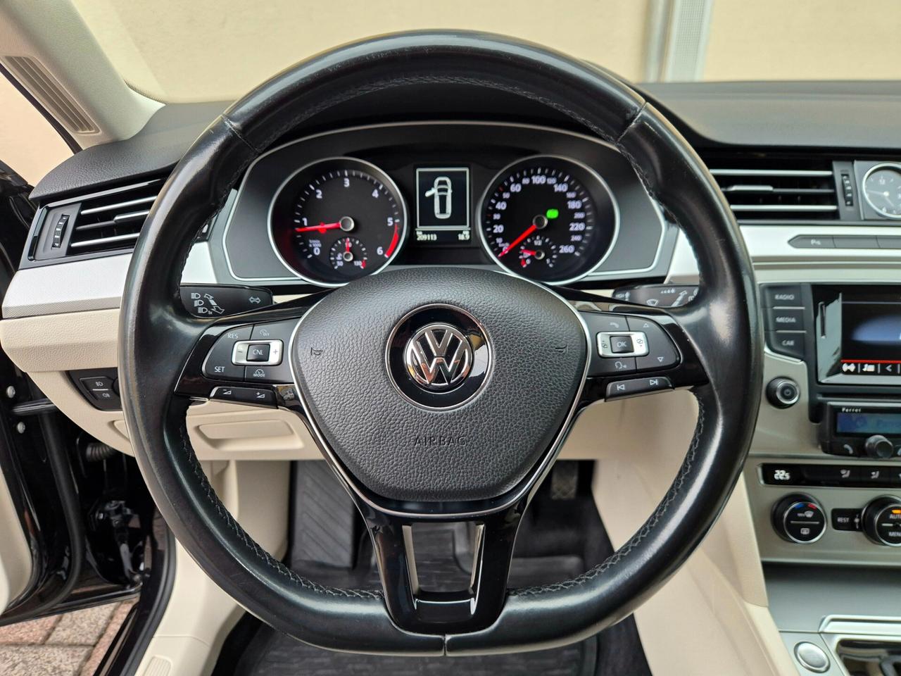 Volkswagen Passat Variant R-Line 1.6 TDI DSG