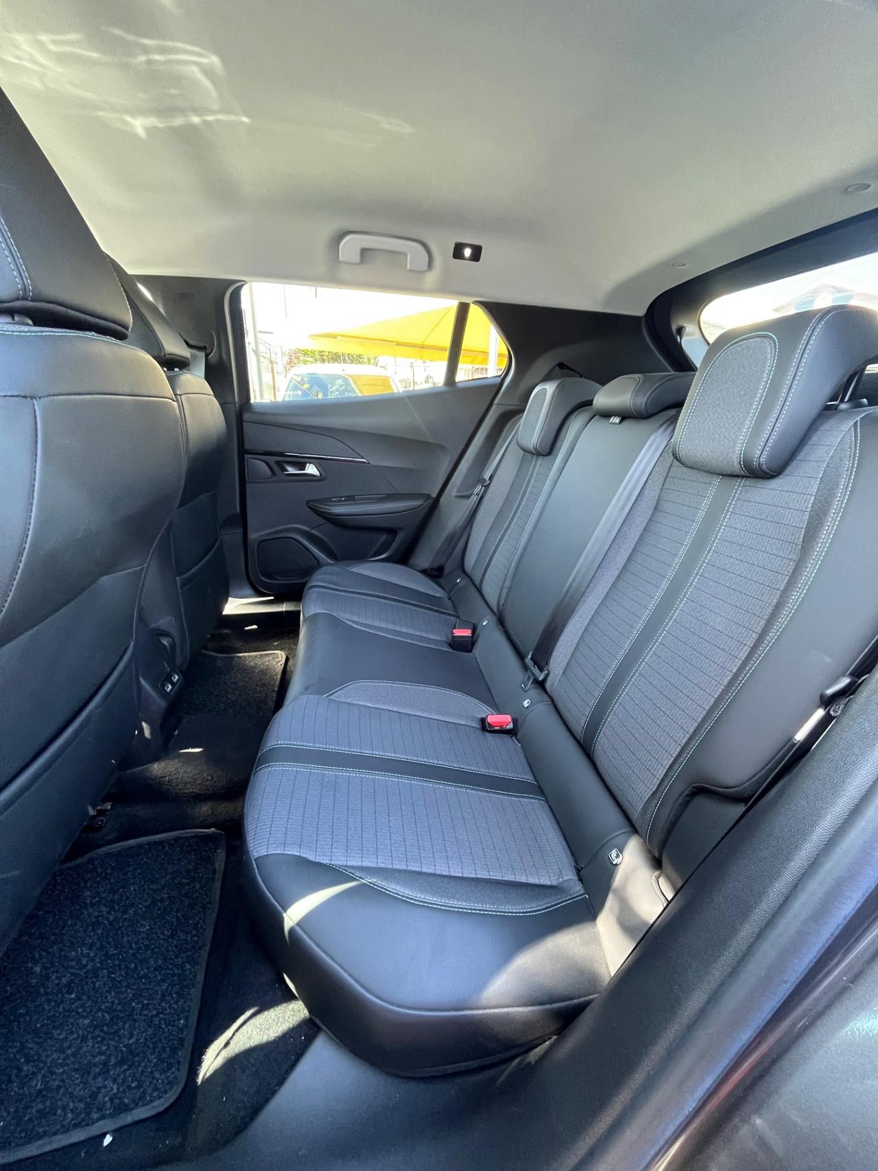Peugeot 2008 BlueHDi 130 S&S EAT8 Allure Pack