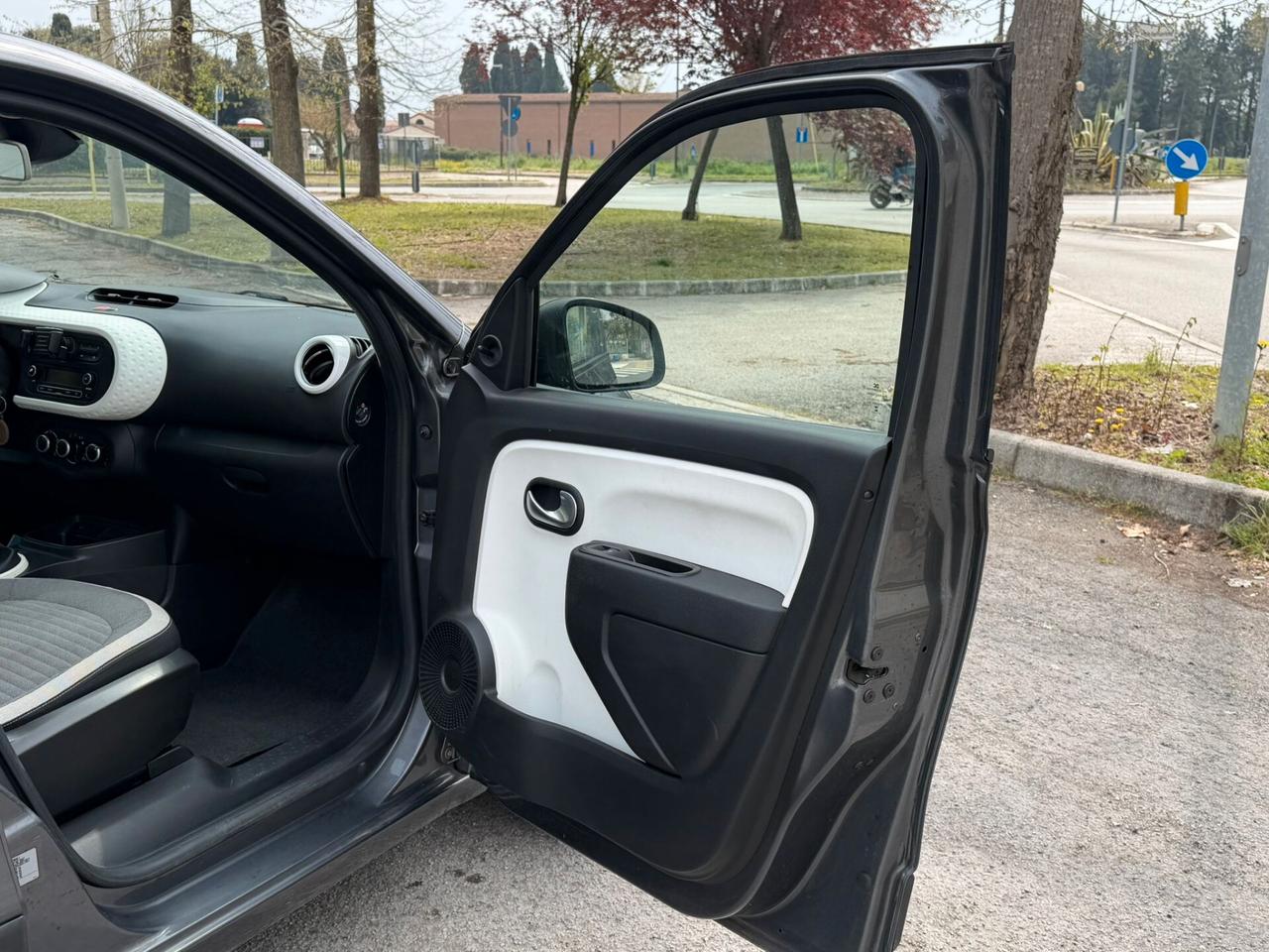 Renault Twingo SCe 65 CV Equilibre La Parisienne