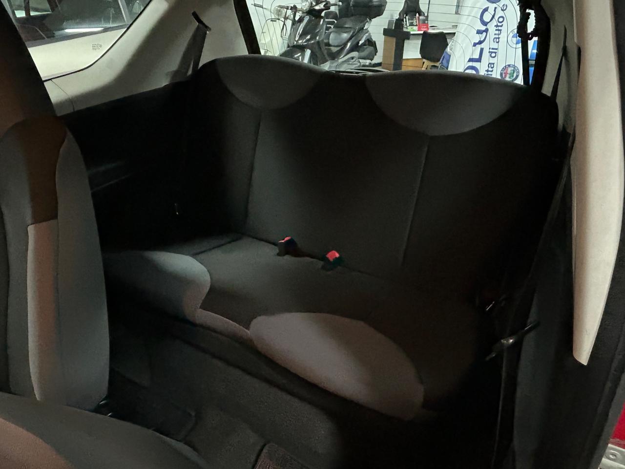 Peugeot 107 1.0 Benz Servosterzo A/C