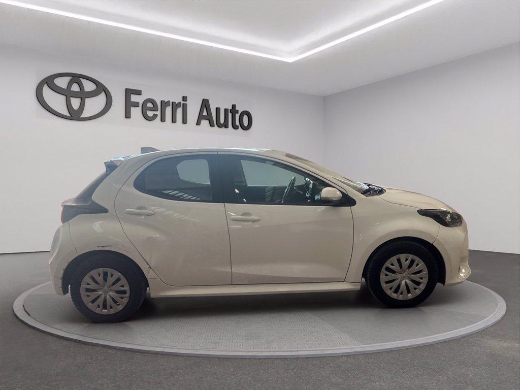 TOYOTA Yaris 1.5h active del 2023