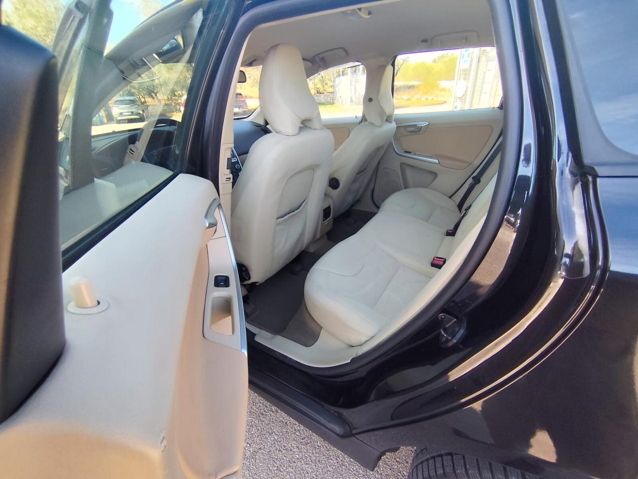 Volvo XC 60 XC60 D5 AWD Geartronic Kinetic