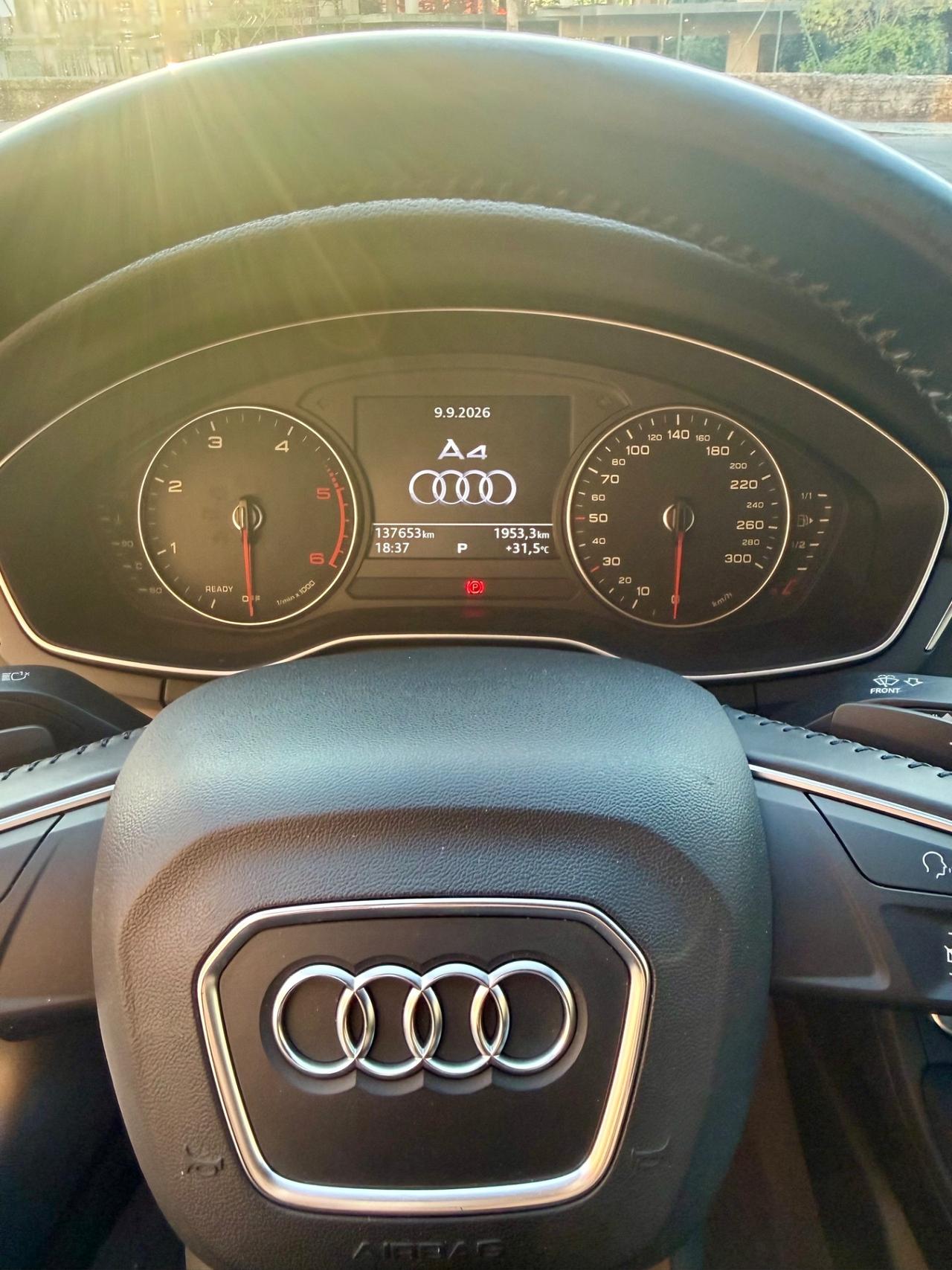 Audi A4 Avant 2.0 TDI 190CV ultra S tronic Design