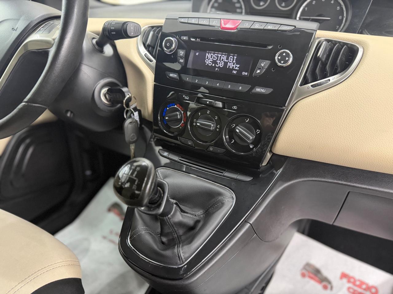 Lancia Ypsilon 1.2 69Cv