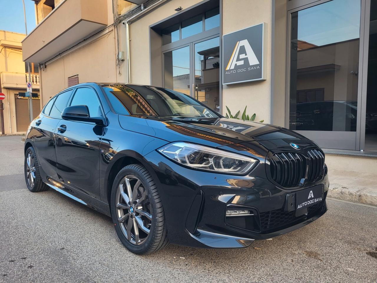 Bmw 118 d 150 Cv M-Sport Full Led Pack Luci Vetri Oscurati...