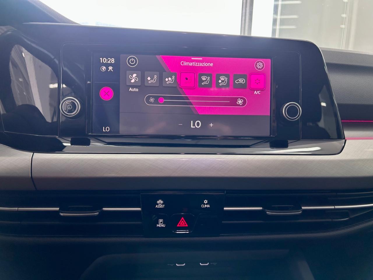 VW GOLF 8 2.0 DSG SCR finanziabile