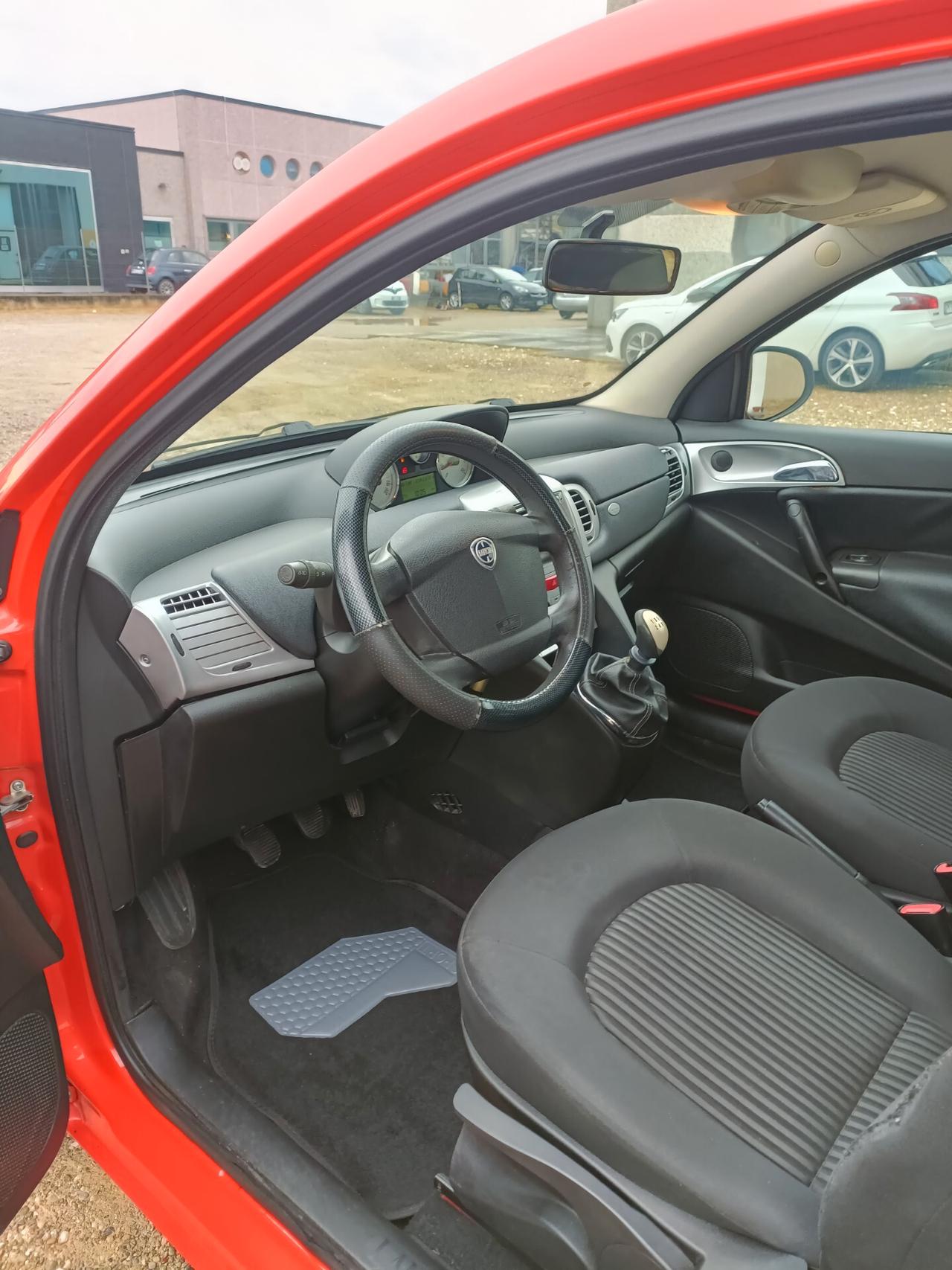 Lancia Ypsilon 1.2 Versus