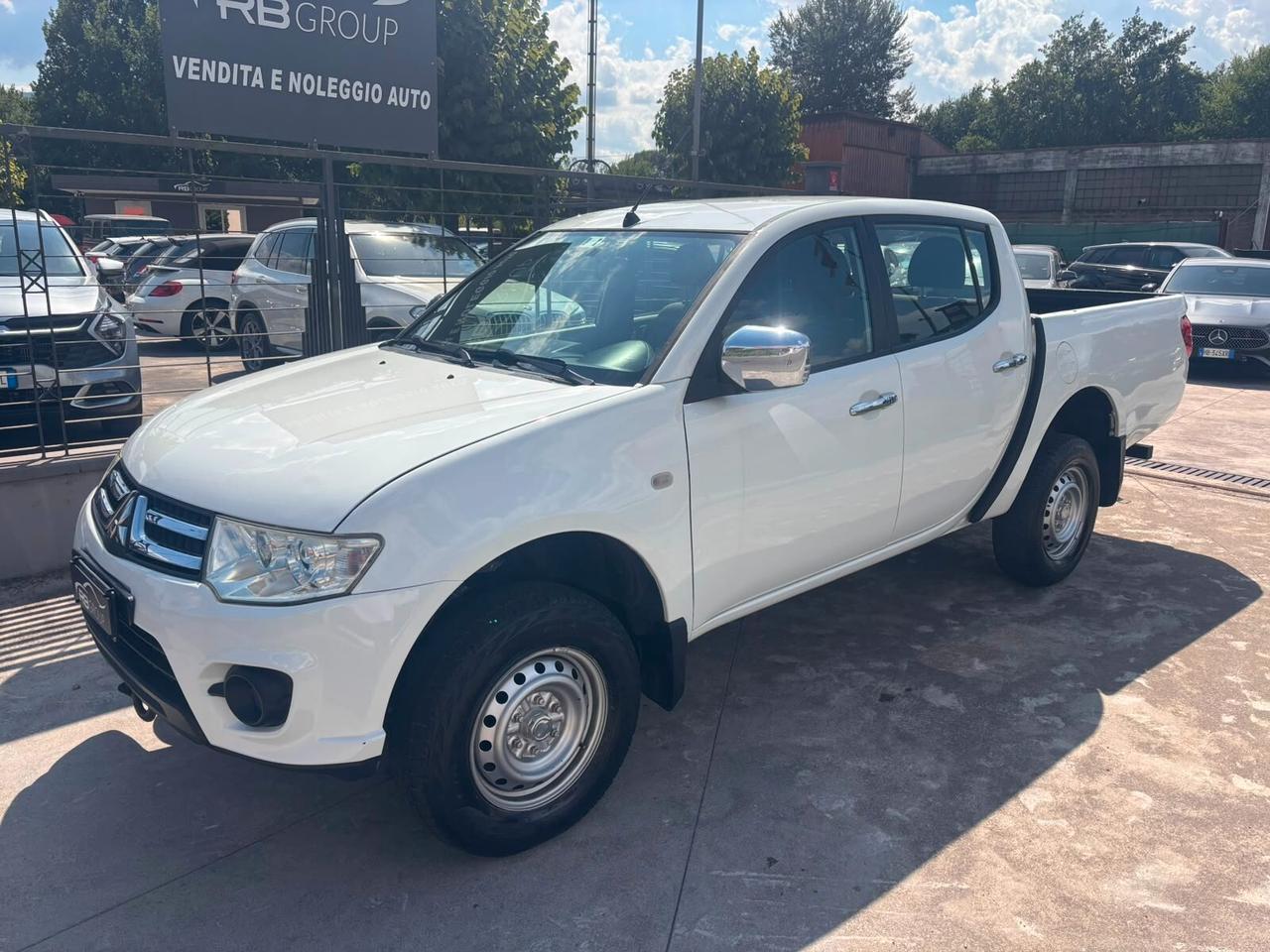 Mitsubishi L200 2.4 DI-D/154CV Club Cab Inform