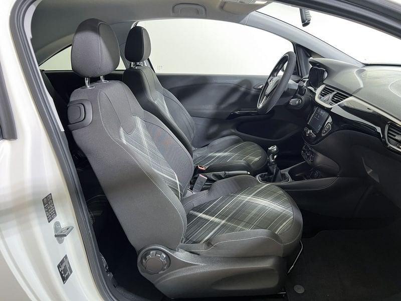 Opel Corsa 1.2 70cv MT5 b-Color