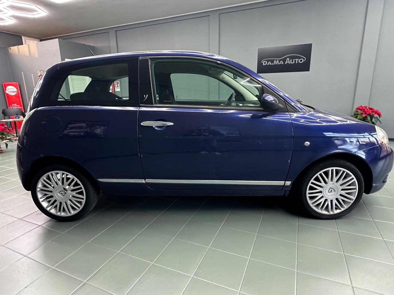 Lancia Ypsilon 1.3 MJT 90 CV Platino