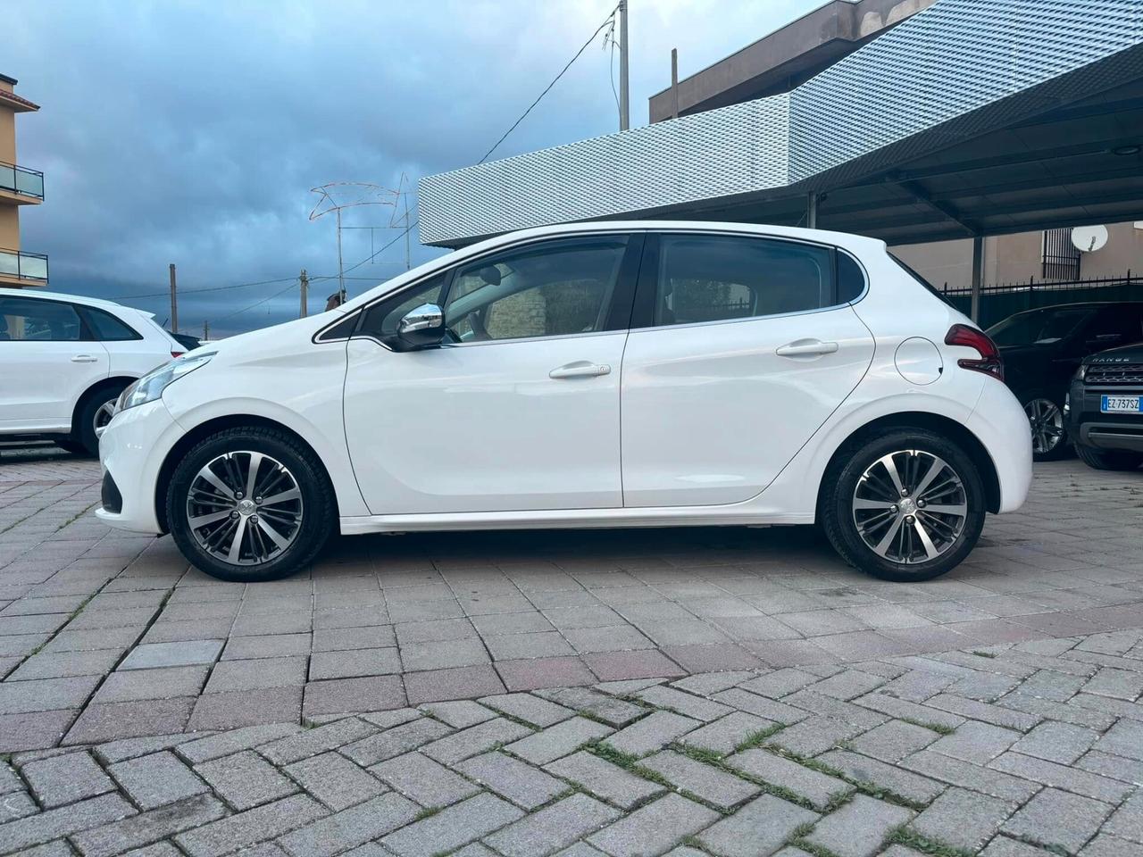 PEUGEOT 208 - 2018