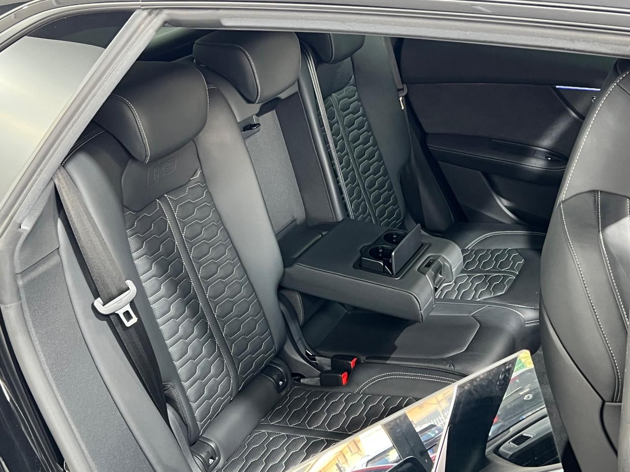 Audi Q8 RS TFSI V8 quattro tiptronic