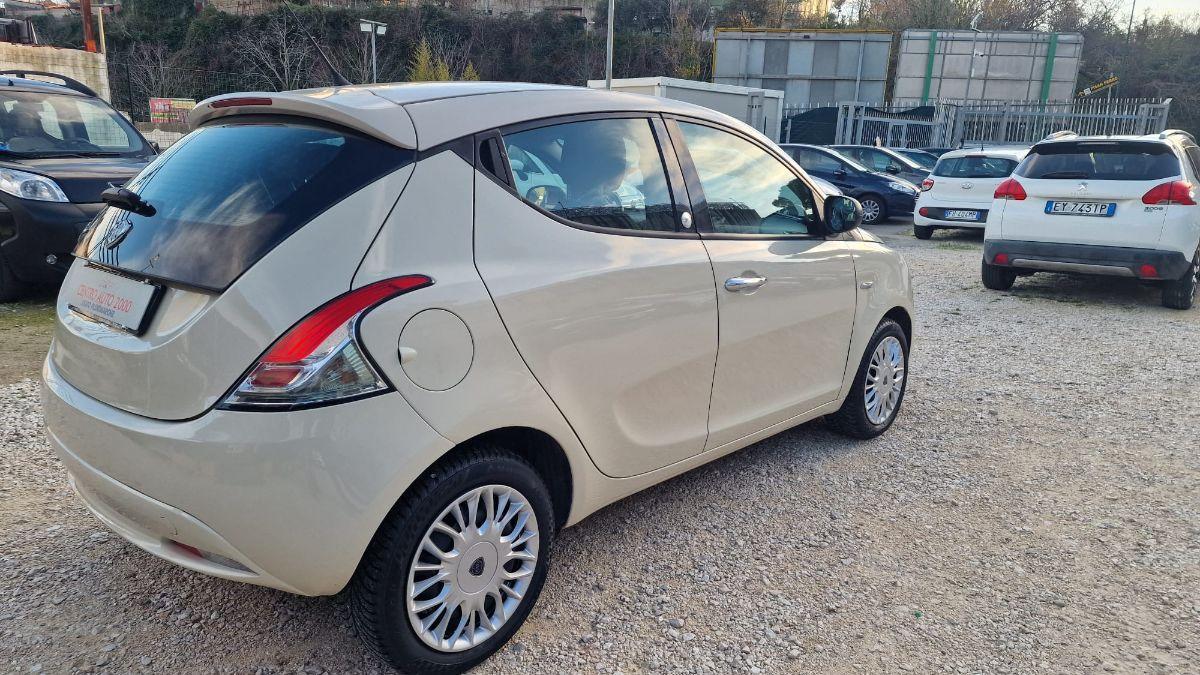 LANCIA - Ypsilon - 1.2 69 CV 5p. GPL Ecochic Gold