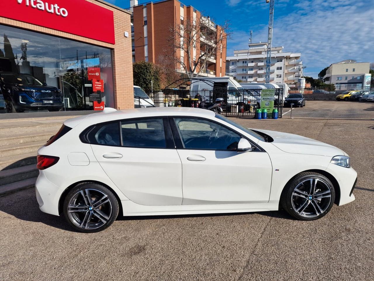 Bmw 118 118d 5p. Msport