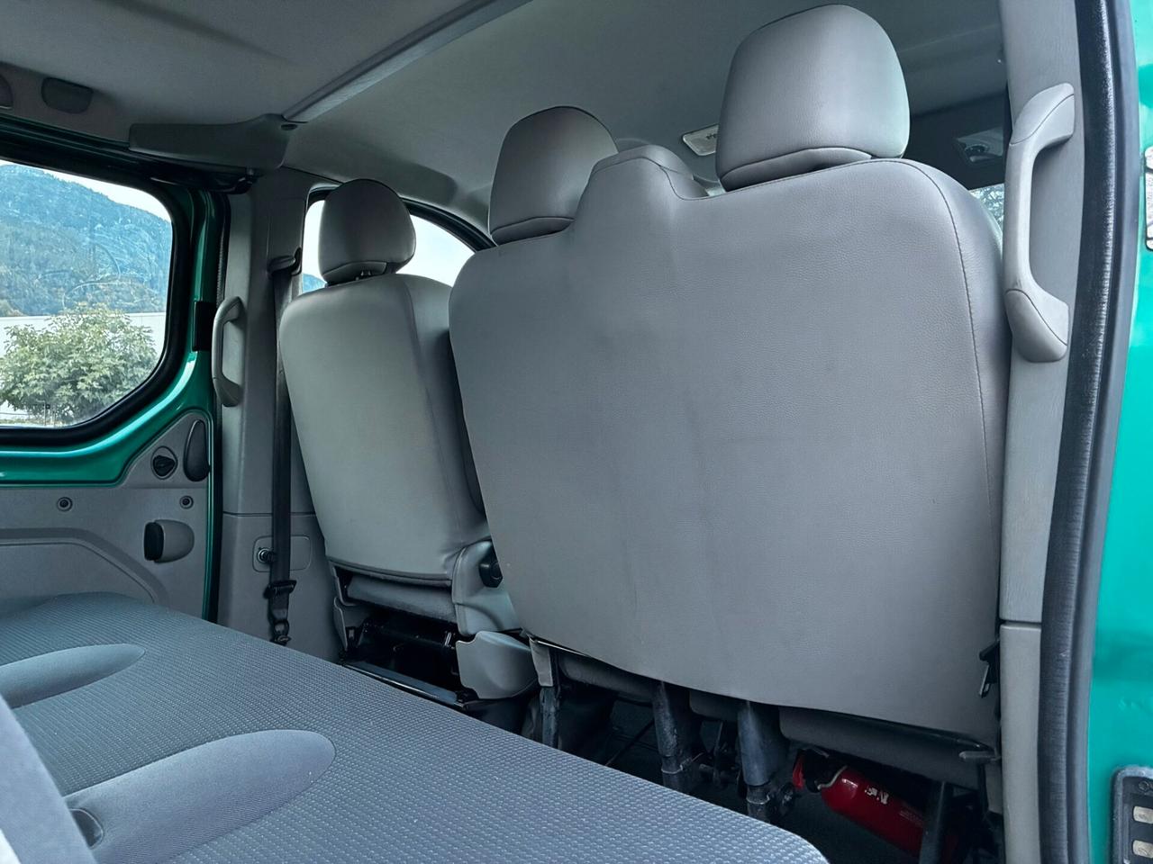 OPEL VIVARO 9 POSTI 2.0 DCi 115CV 6M + GANCIO + DOPPIA PORTA LATERALE