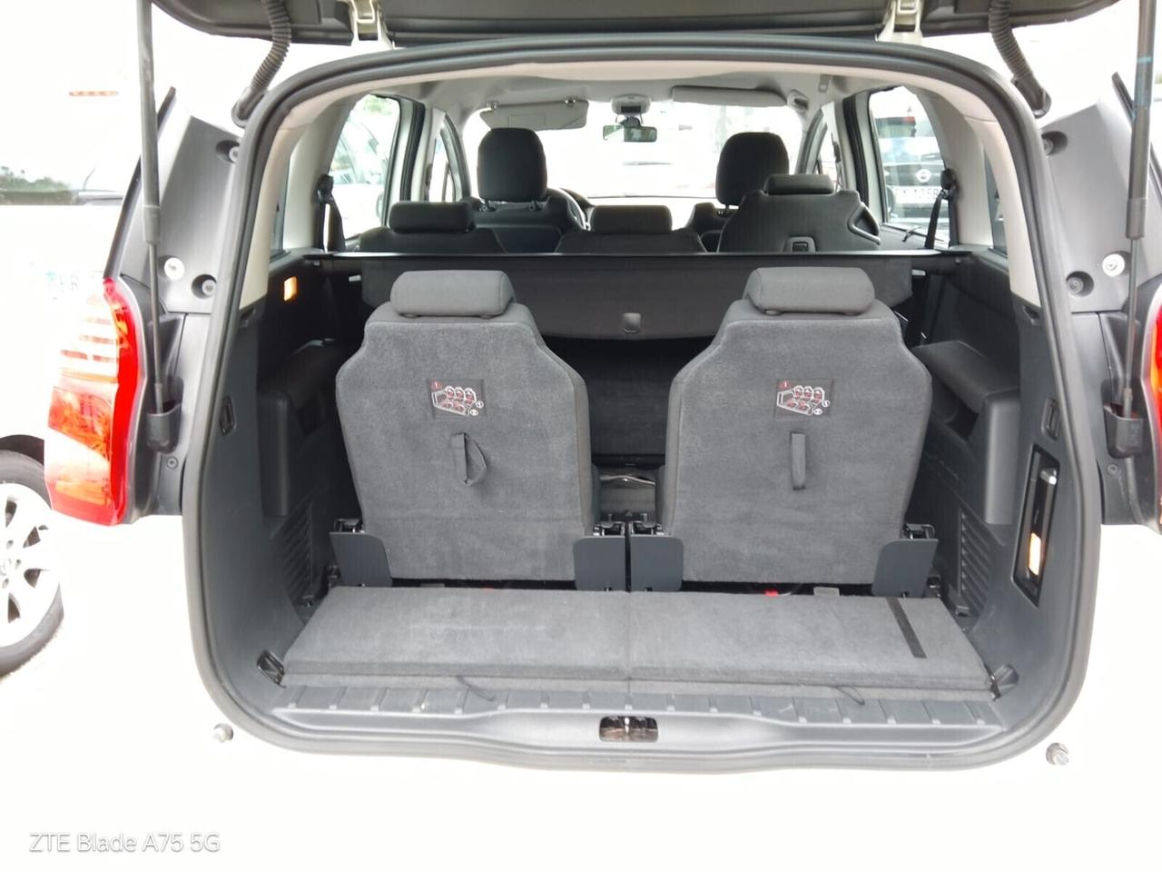 Peugeot 5008 7 posti 1.6 Diesel Neopatentati