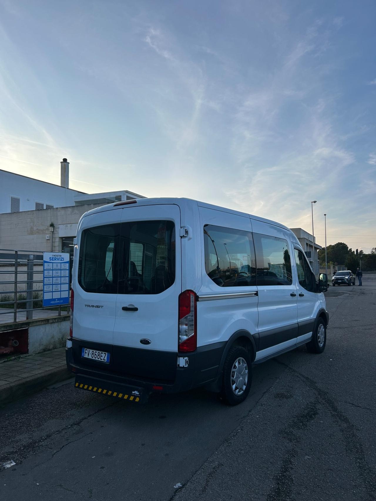 Ford Transit 350 2.0TDCi EcoBlue 130CV 9 posti+pedana disabili
