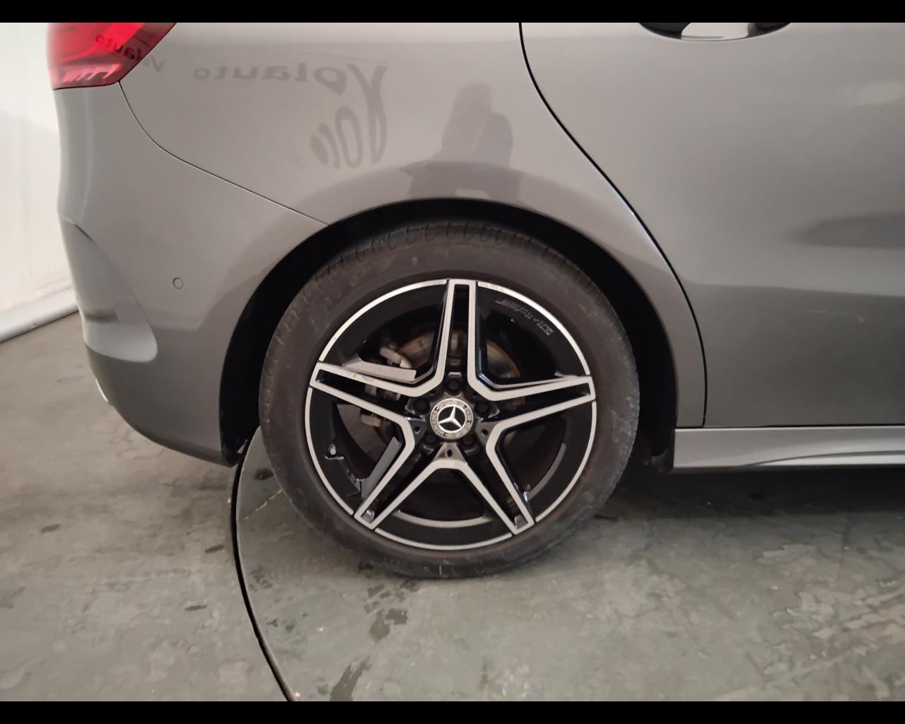 Mercedes-Benz Classe B - W247 2023 - B 180 d AMG Line Advanced Plus auto