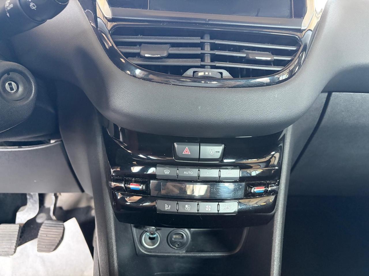 Peugeot 208 1.2 VTi 82 CV 5 porte Allure