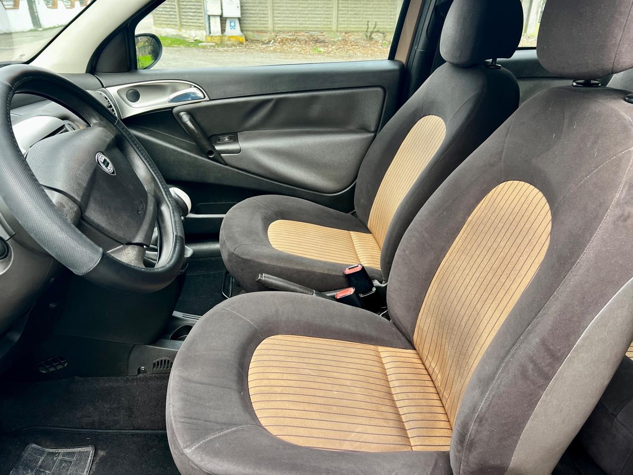 Lancia Ypsilon 1.4 Platino