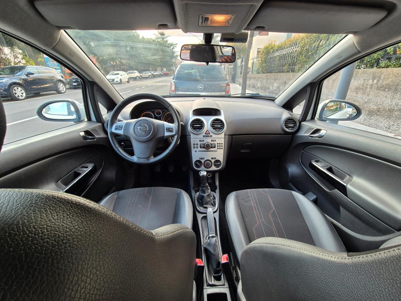 Opel Corsa 1.2 5 porte Sport