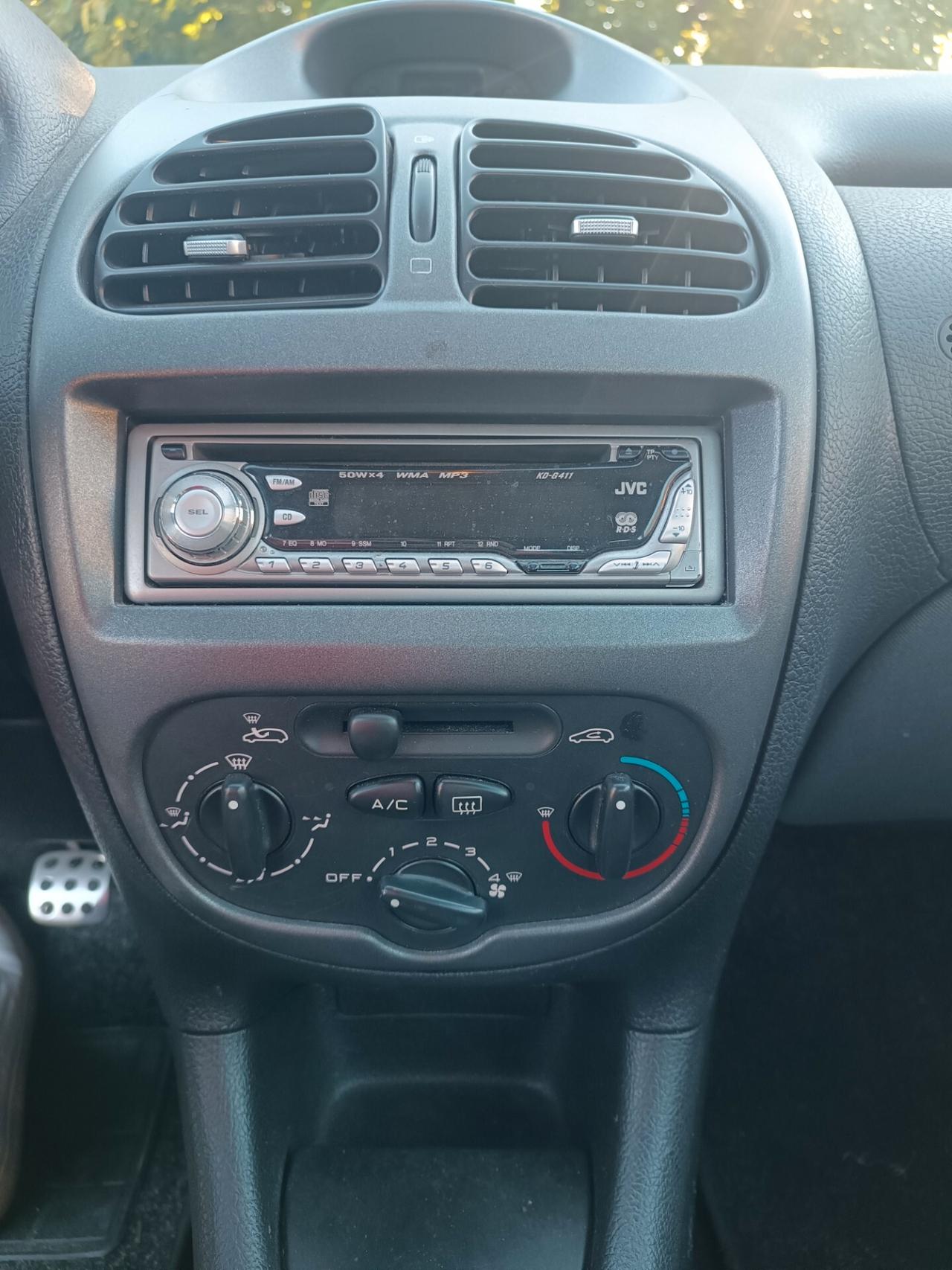 Peugeot 206 1.4 benzina garanzia