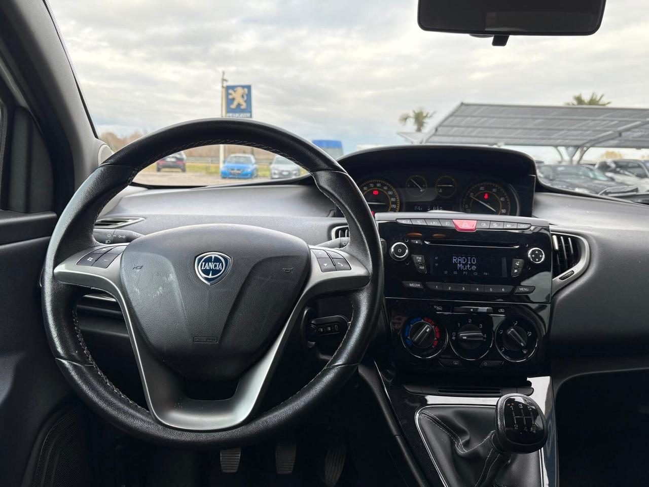 Lancia Ypsilon MOMODESIGN 1.3 MJT 16V 95 CV 5 p. UNICO PR.