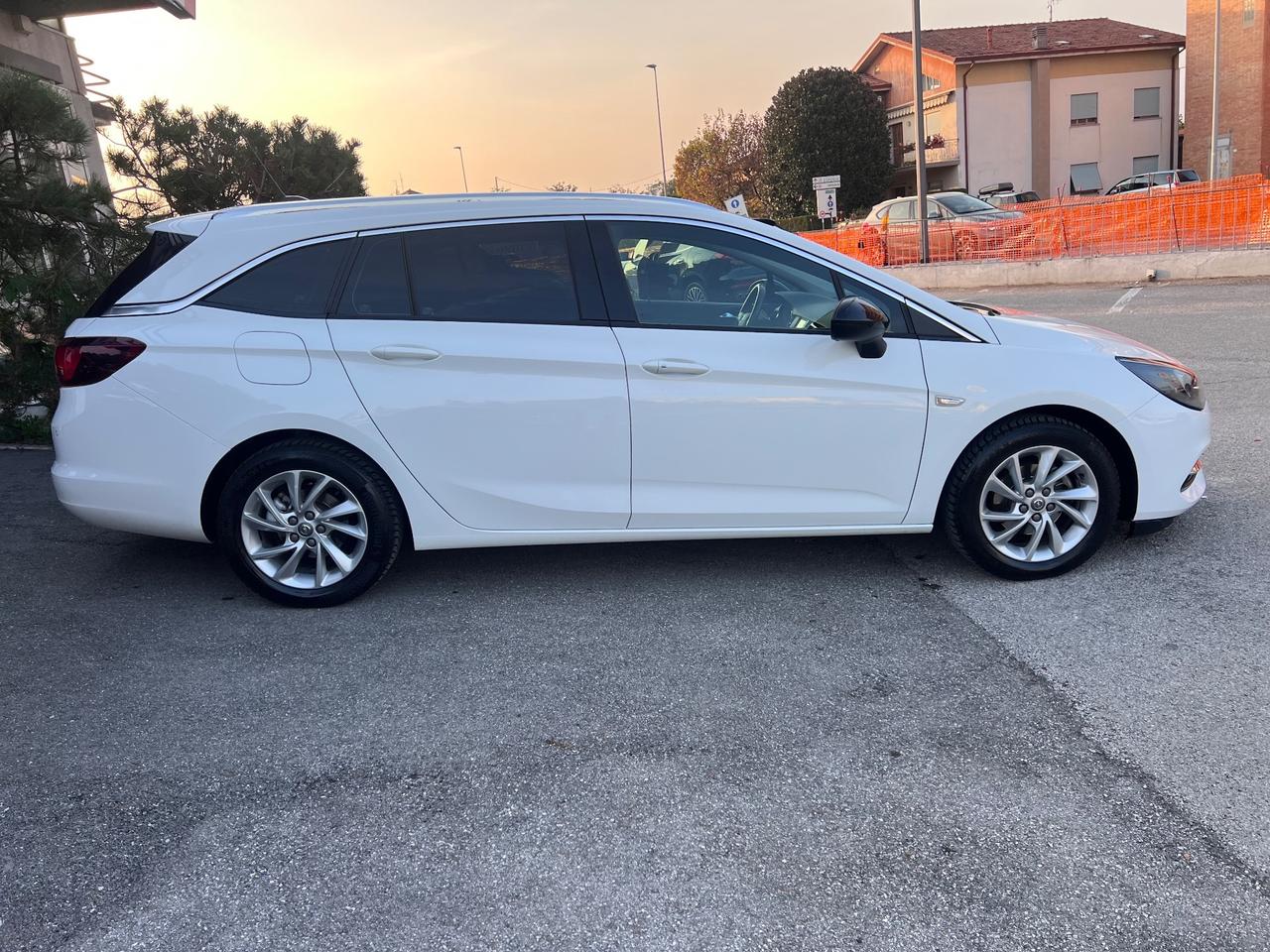 Opel Astra 1.5 CDTI 105 CV S&S Sports Tourer Business Elegance