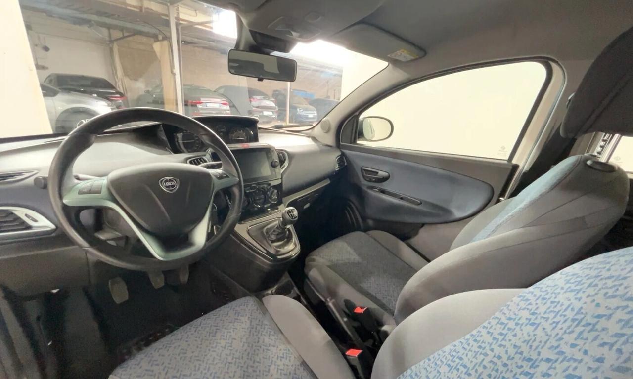 Lancia Ypsilon 1.0 FireFly 5 porte S&S Hybrid Gold