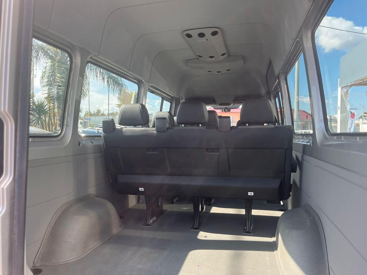 VOLKSWAGEN Crafter 35 2.0 TDI PL-TM Kombi (136CV)