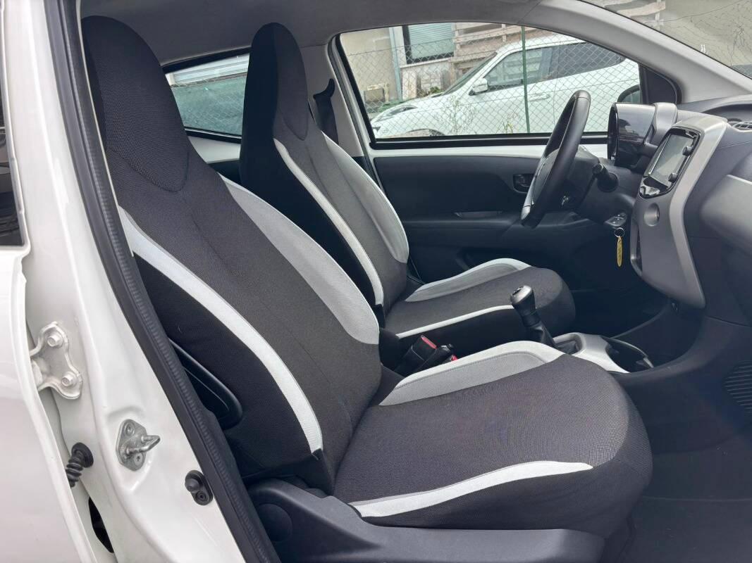 Toyota Aygo 1.0 x-play 5p