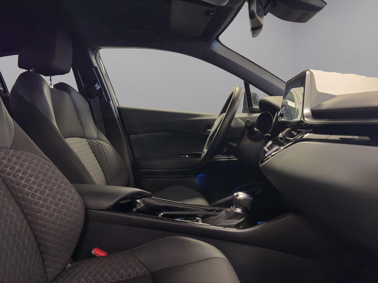 Toyota C-HR 1.8h Trend e-cvt