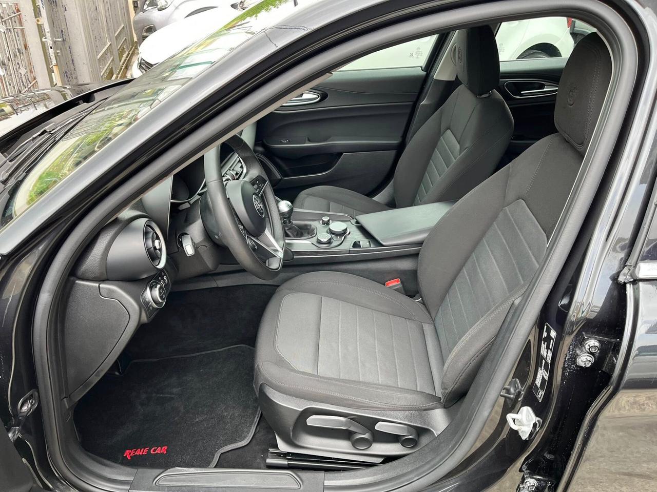 Alfa Romeo Giulia 2.2 Turbodiesel 150CV Business Launch Edition